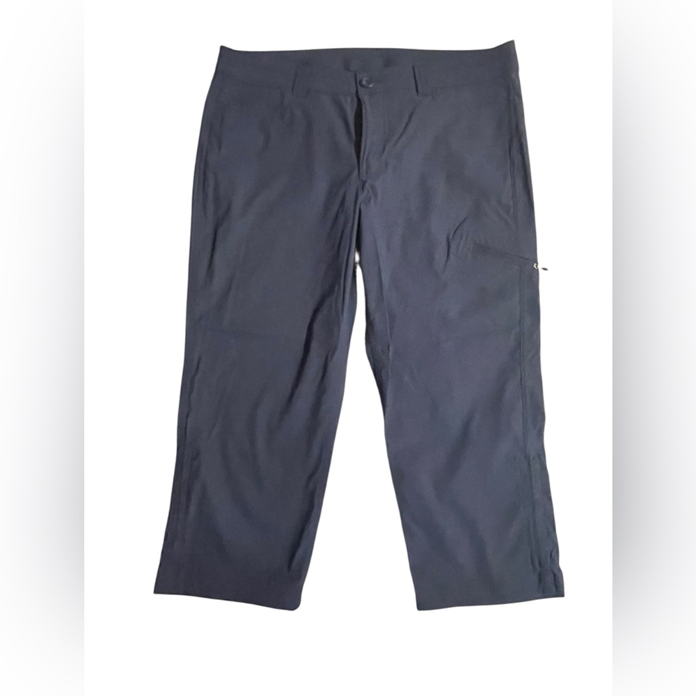 Women’s Eddie Bauer Navy Cargo Crop Hiking Pants